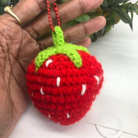 Handmade Crochet Strawberry Keychain 🍓 Cute Bag Charm - Picture 1 of 15